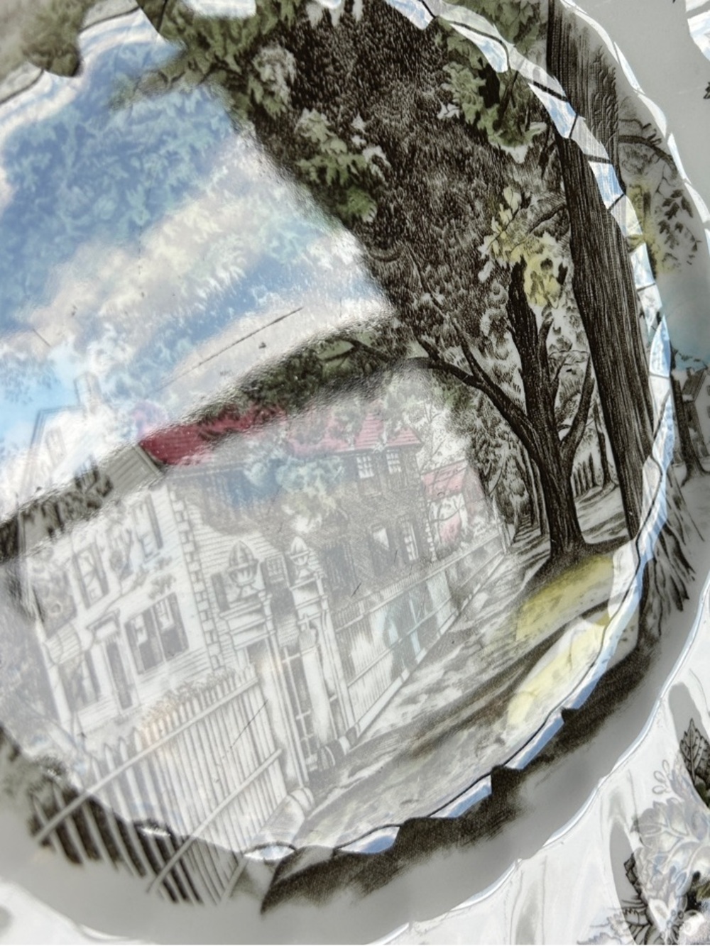 1 Vintage Johnson Brothers Friendly Village 10 3/4-inch dinner plate - Picture 5 of 5